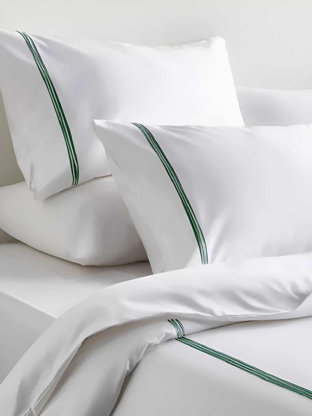 

LINENWALAS Happy Sleeping White & Green 5 Pieces 400 TC Pure Cotton Duvet Covers