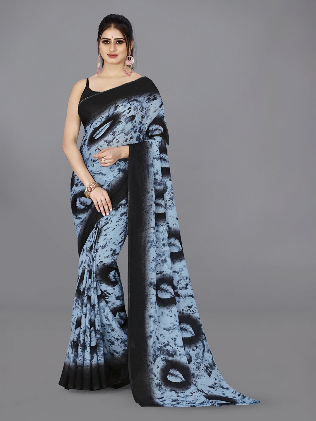 

ANAND SAREES Floral Printed Saree, Black
