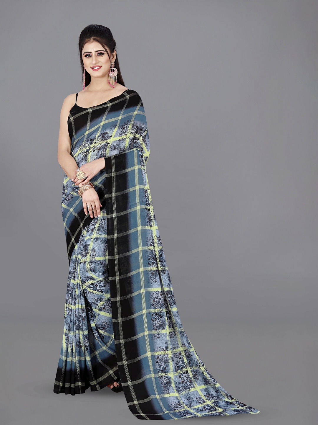 

ANAND SAREES Floral Printed Saree, Black