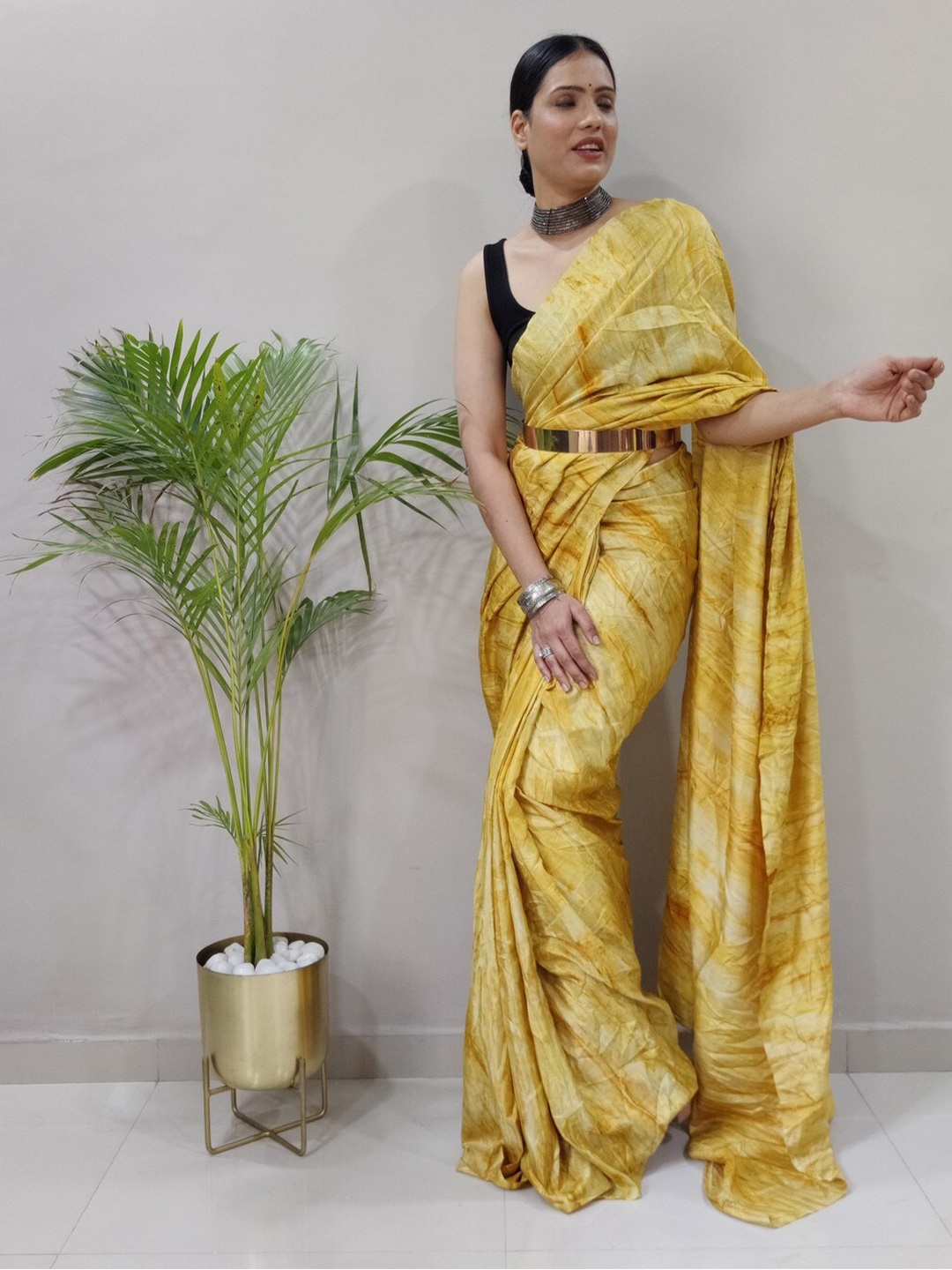 

Reeta Fashion Silk Blend Ready to Wear Saree, Yellow