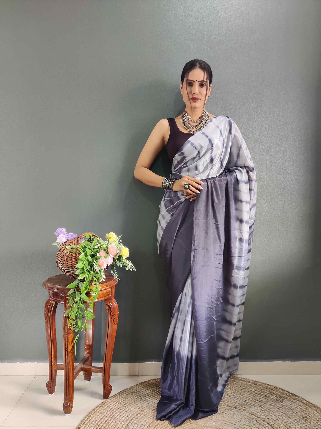 

Reeta Fashion Tie and Dye Ready to Wear Saree, Burgundy