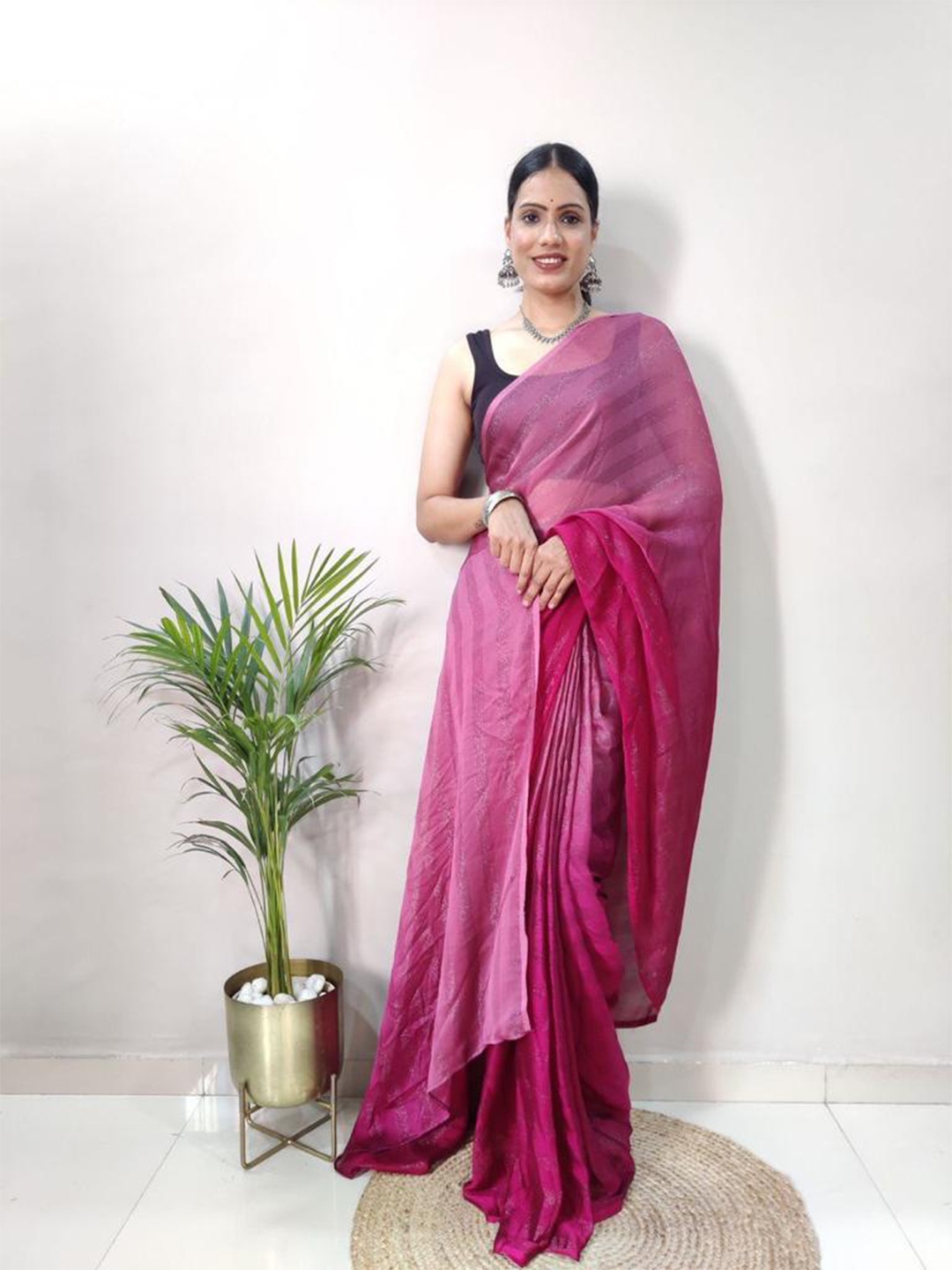 

Reeta Fashion Striped Pure Georgette Saree, Pink