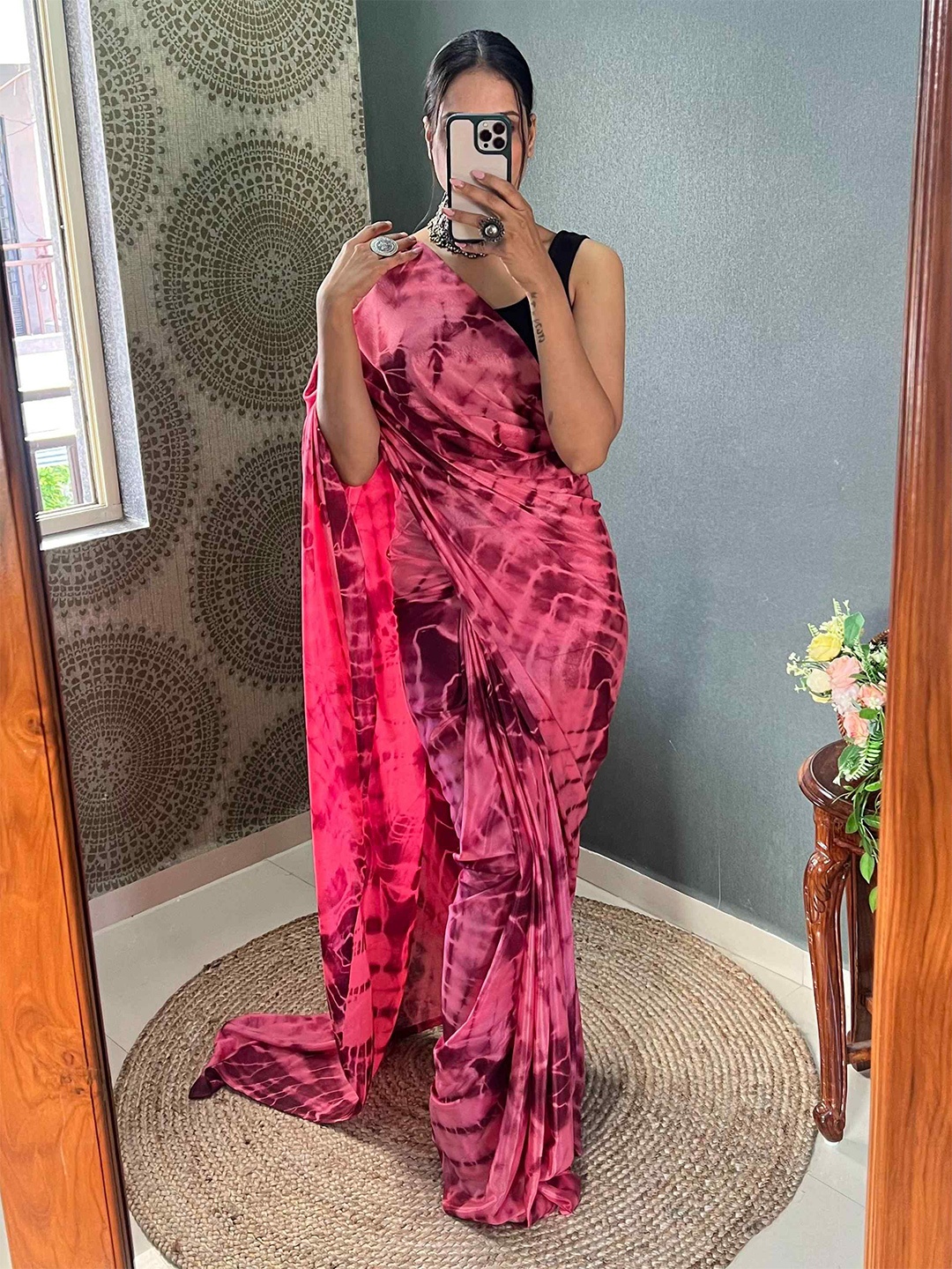 

Reeta Fashion Ready to wear Tie and Dye Saree, Magenta