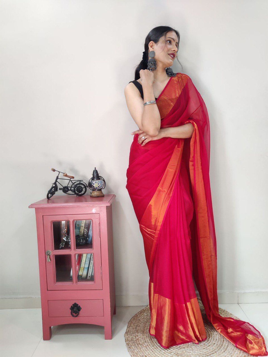 

Reeta Fashion Pure Georgette Ready to Wear Saree, Red