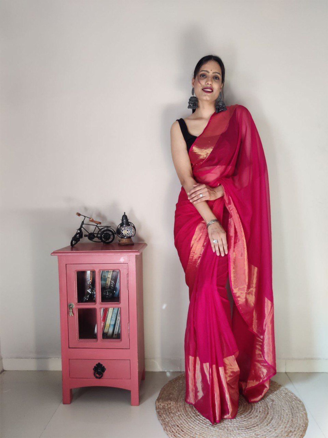 

Reeta Fashion Zari Pure Georgette Saree, Pink