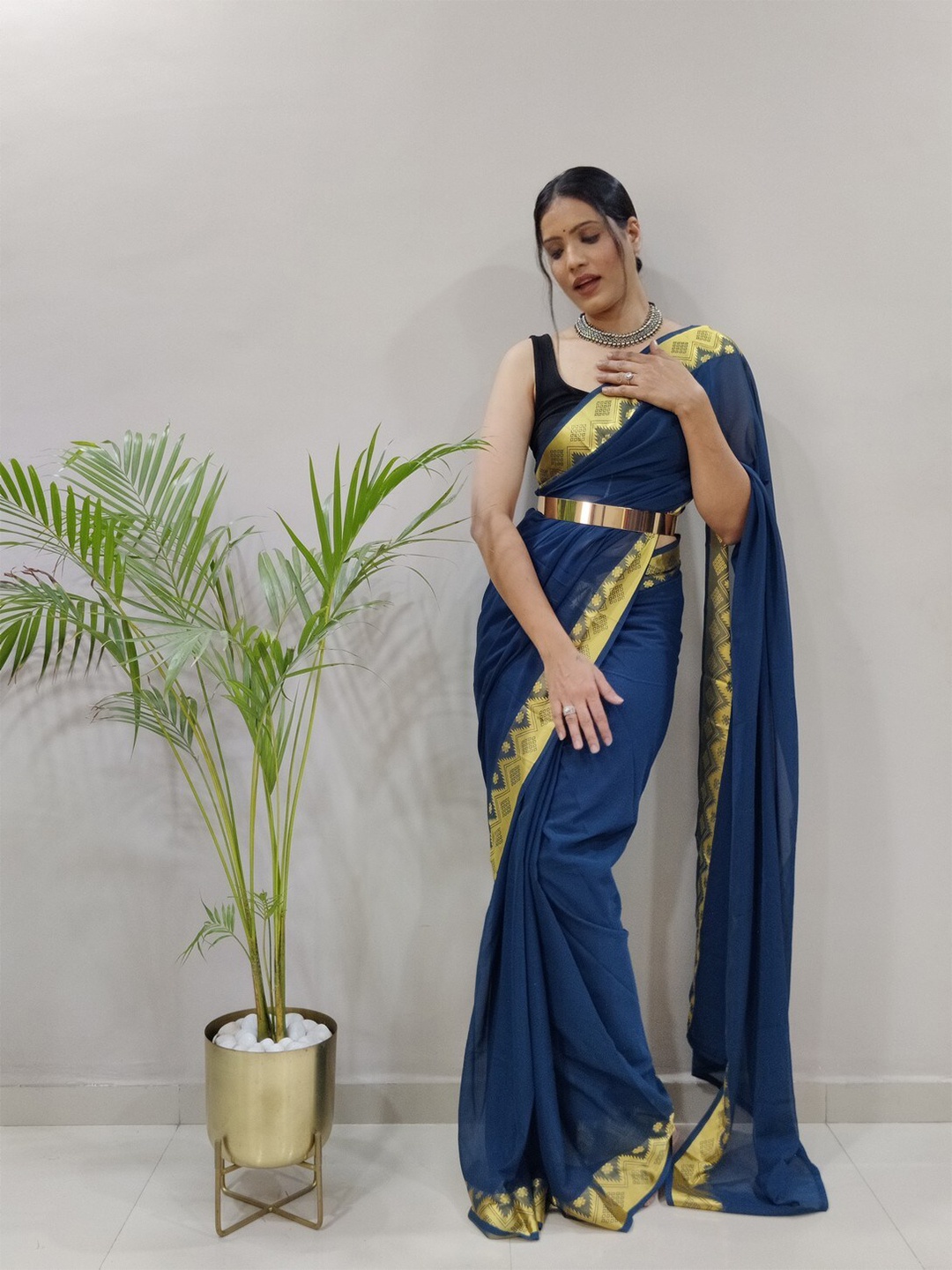 

Reeta Fashion Zari Ready to Wear Saree, Navy blue