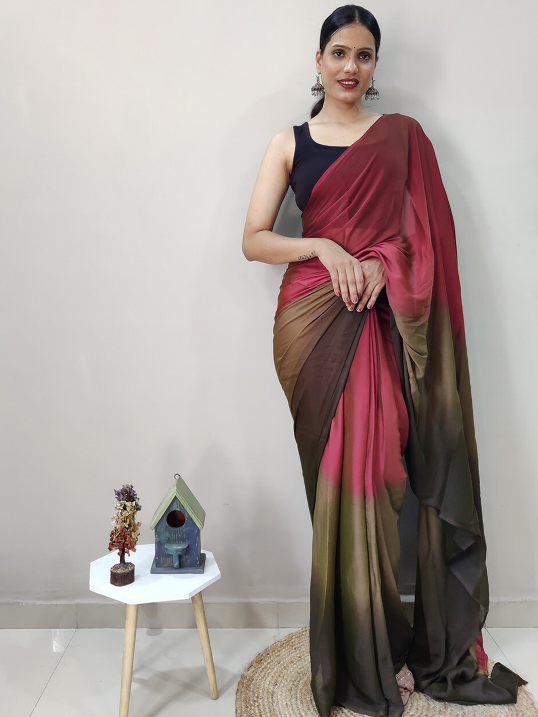 

Reeta Fashion Colourblocked Poly Chiffon Ready to Wear Saree, Maroon