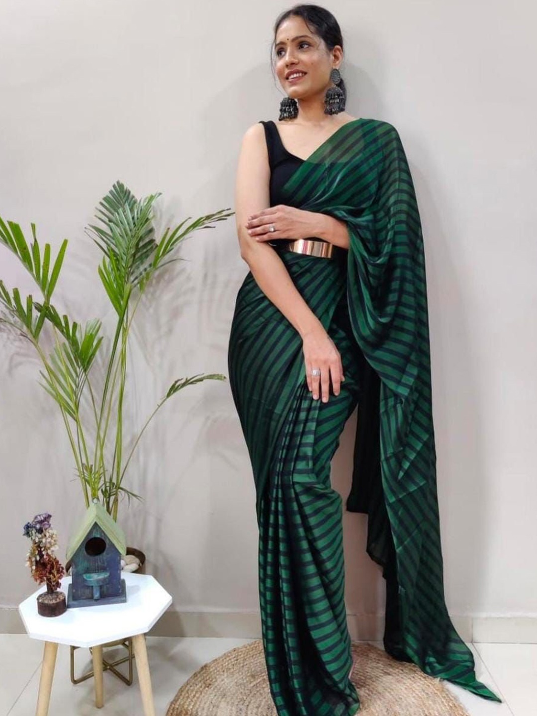 

Reeta Fashion Striped Ready to wear Saree, Green