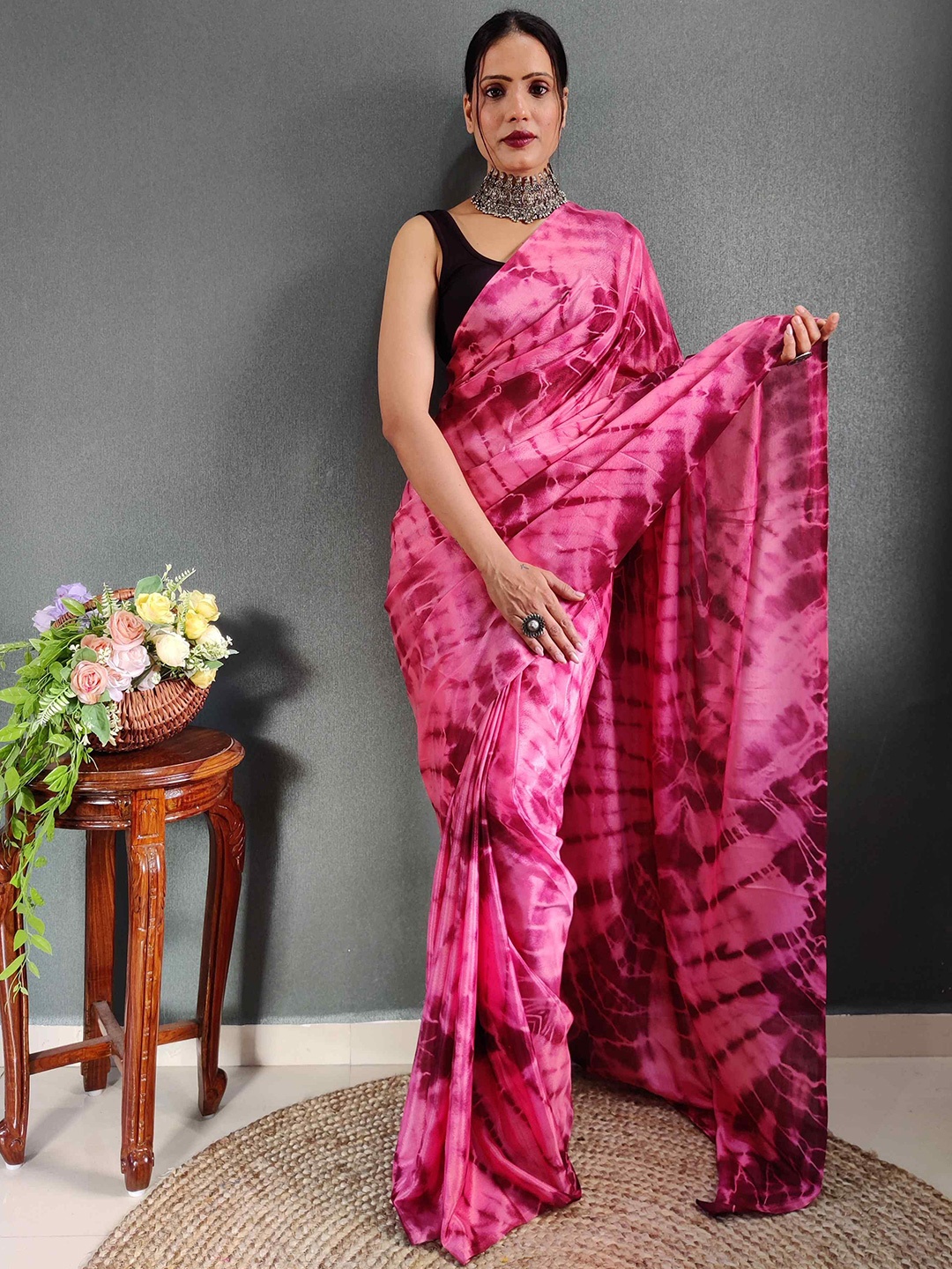 

Reeta Fashion Tie and Dye Ready to Wear Saree, Maroon
