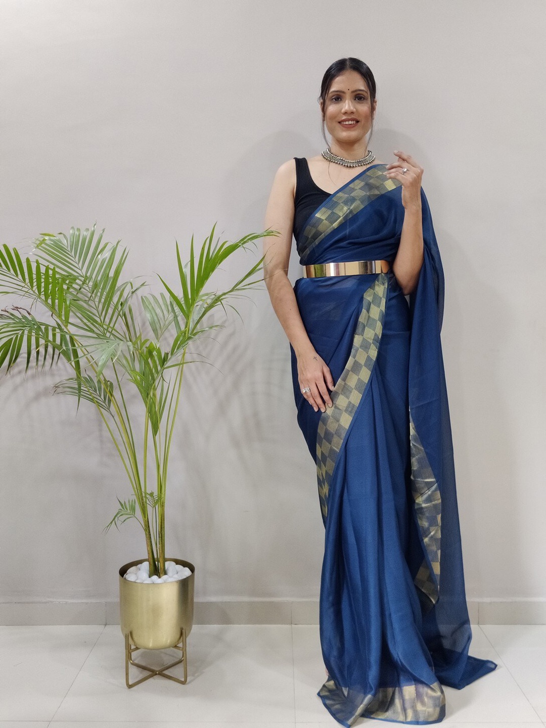 

Reeta Fashion Poly Georgette Ready to Wear Saree, Navy blue