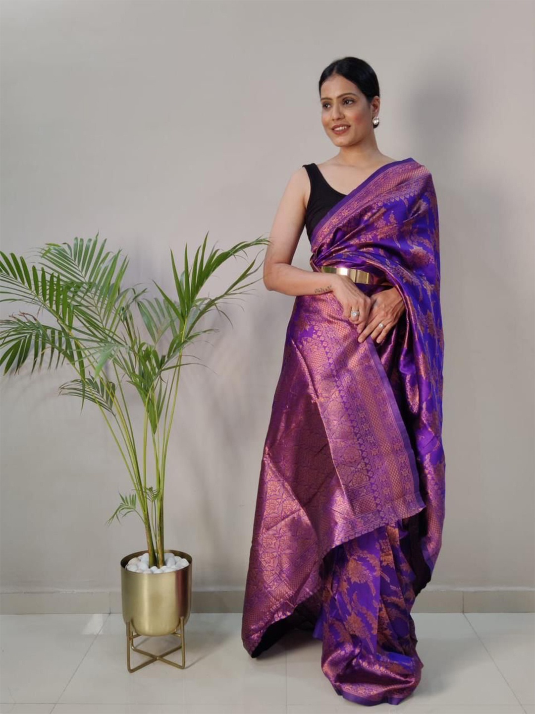 

Reeta Fashion Woven Design Zari Pure Silk Ready to Wear Saree, Purple