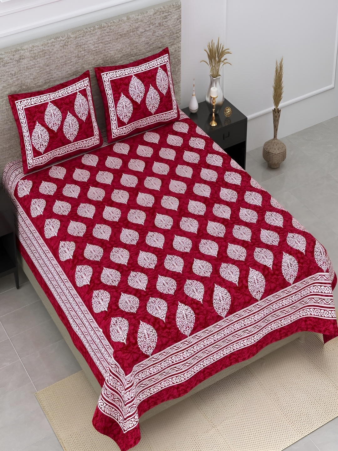 

Runjhun Red & White Ethnic Motifs Cotton 144 TC Queen Bedsheet with 2 Pillow Covers