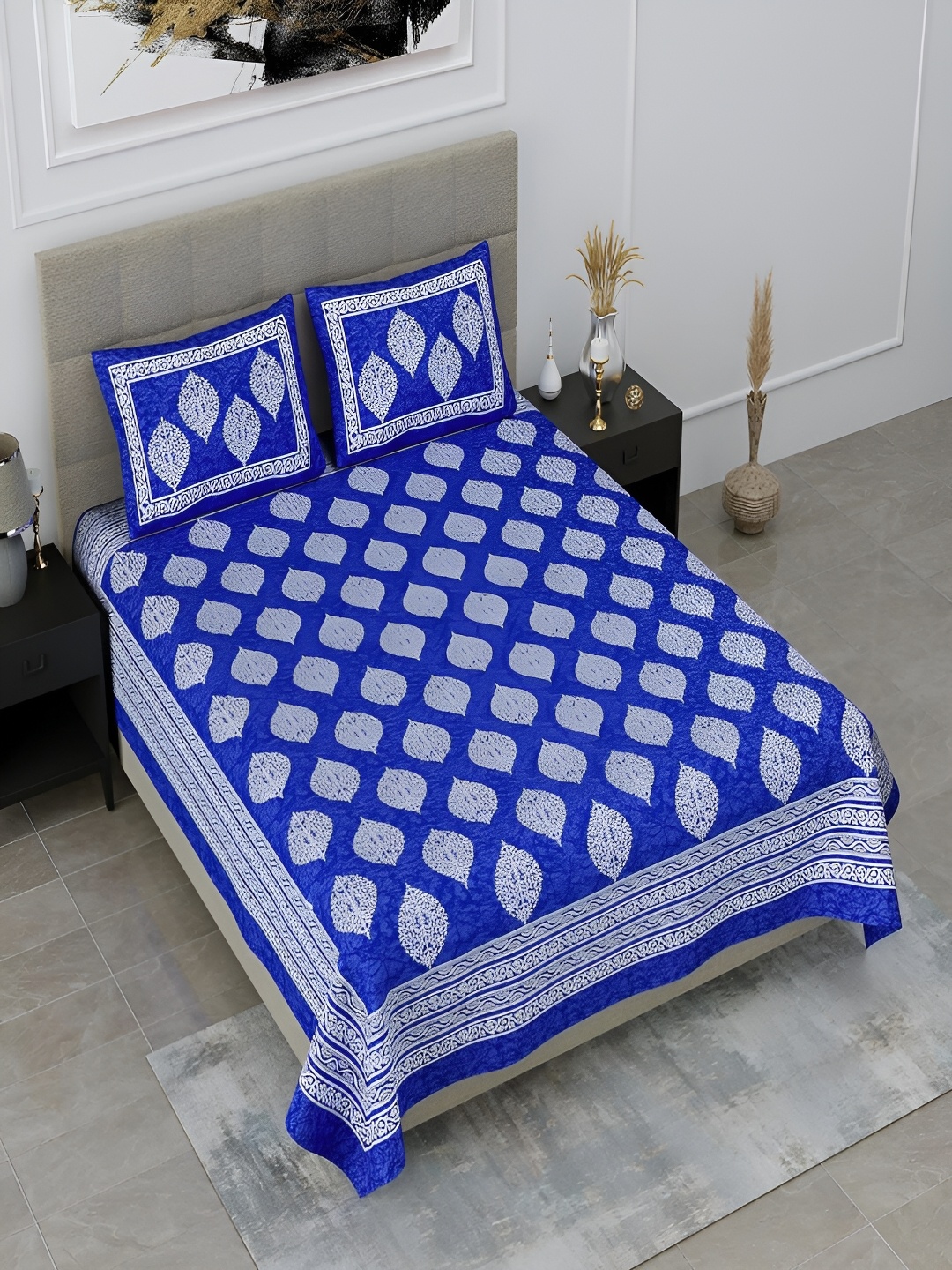 

Runjhun Blue & White Floral Printed 144 TC Pure Cotton Queen Bedsheet & 2 Pillow Covers