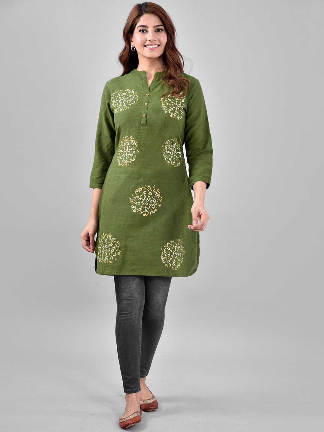 AAYUMI Floral Printed Straight Kurta, Green