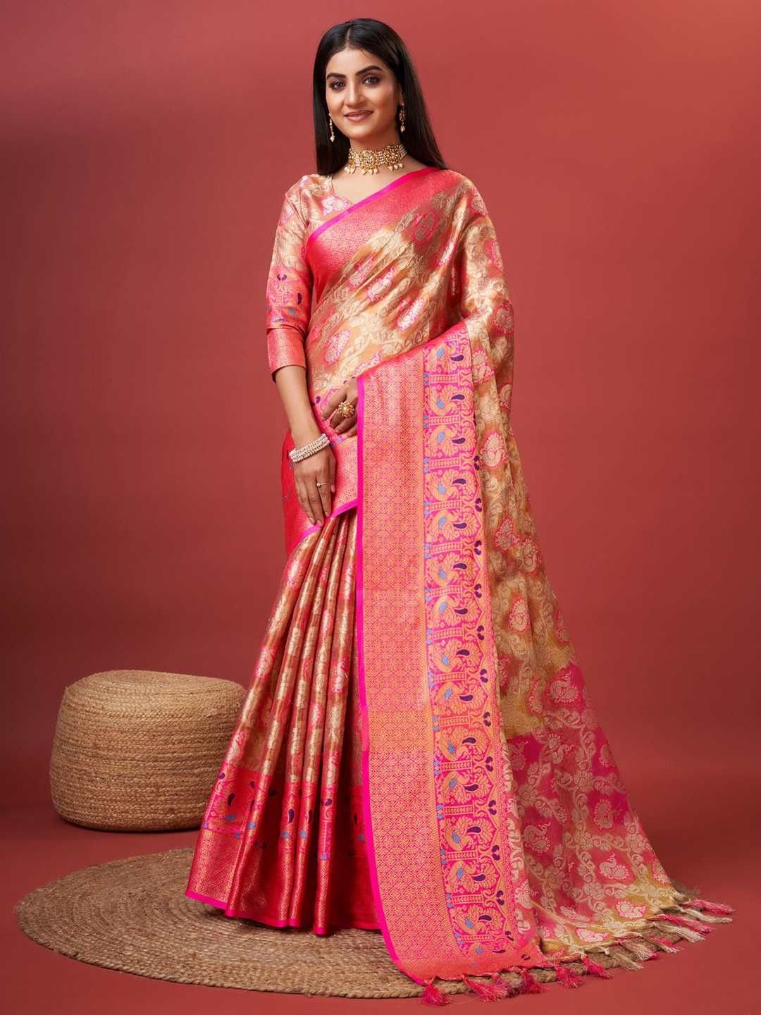 

Fospy Floral Zari Organza Banarasi Saree, Pink