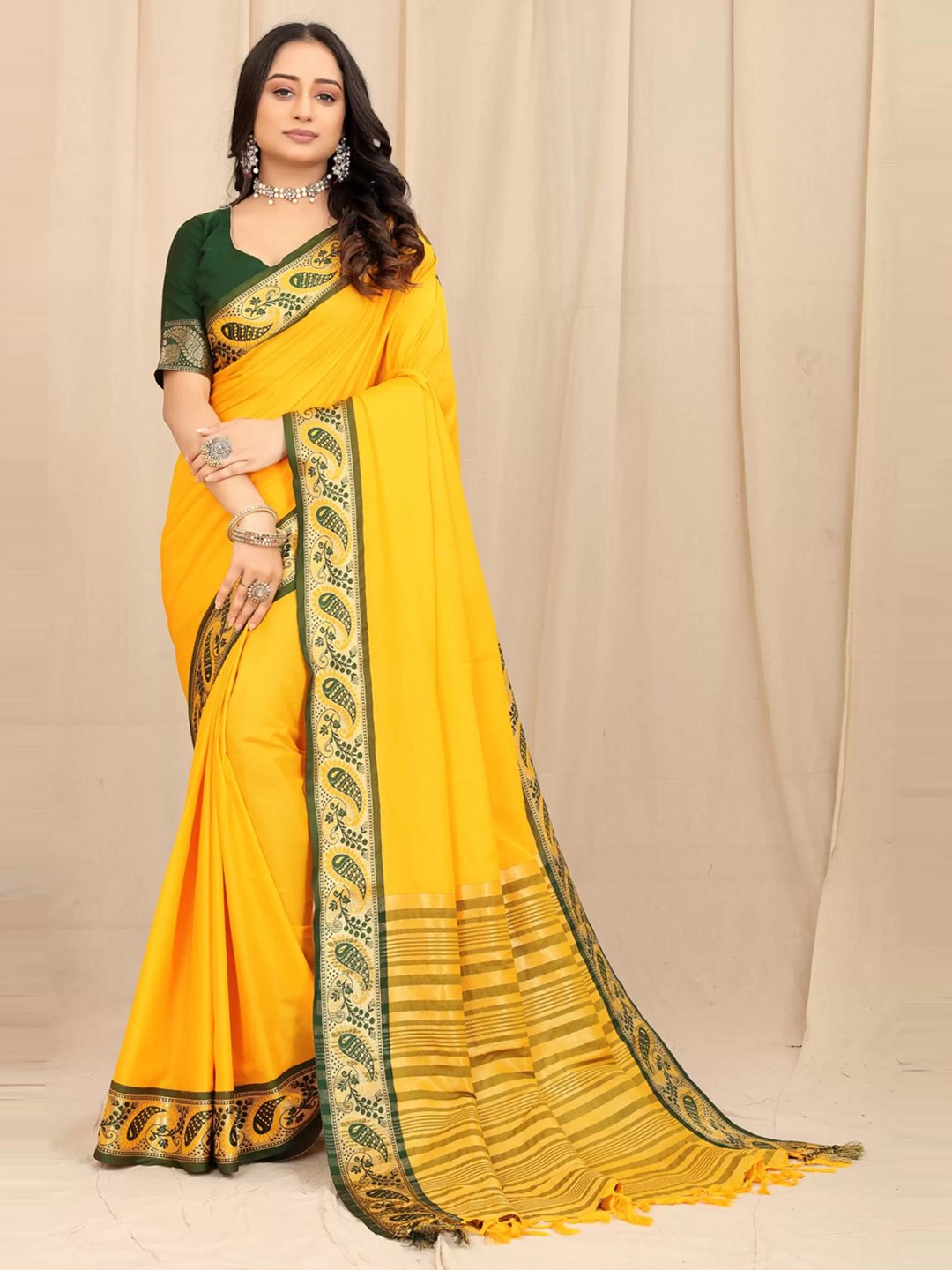 

Fospy Zari Silk Cotton Banarasi Saree, Yellow