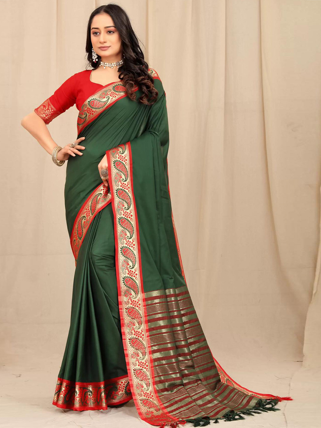 

Fospy Zari Silk Cotton Banarasi Saree, Green