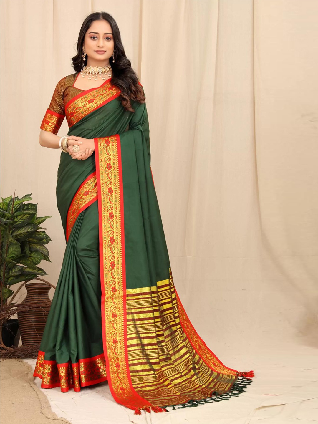 

Fospy Silk Cotton Banarasi Saree, Green