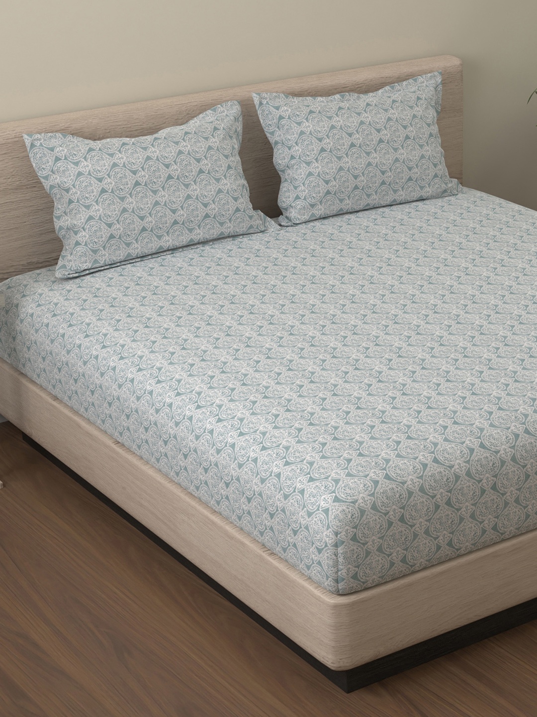 

Huesland Blue Ethnic Motifs Cotton 144 TC King Bedsheet with 2 Pillow Covers