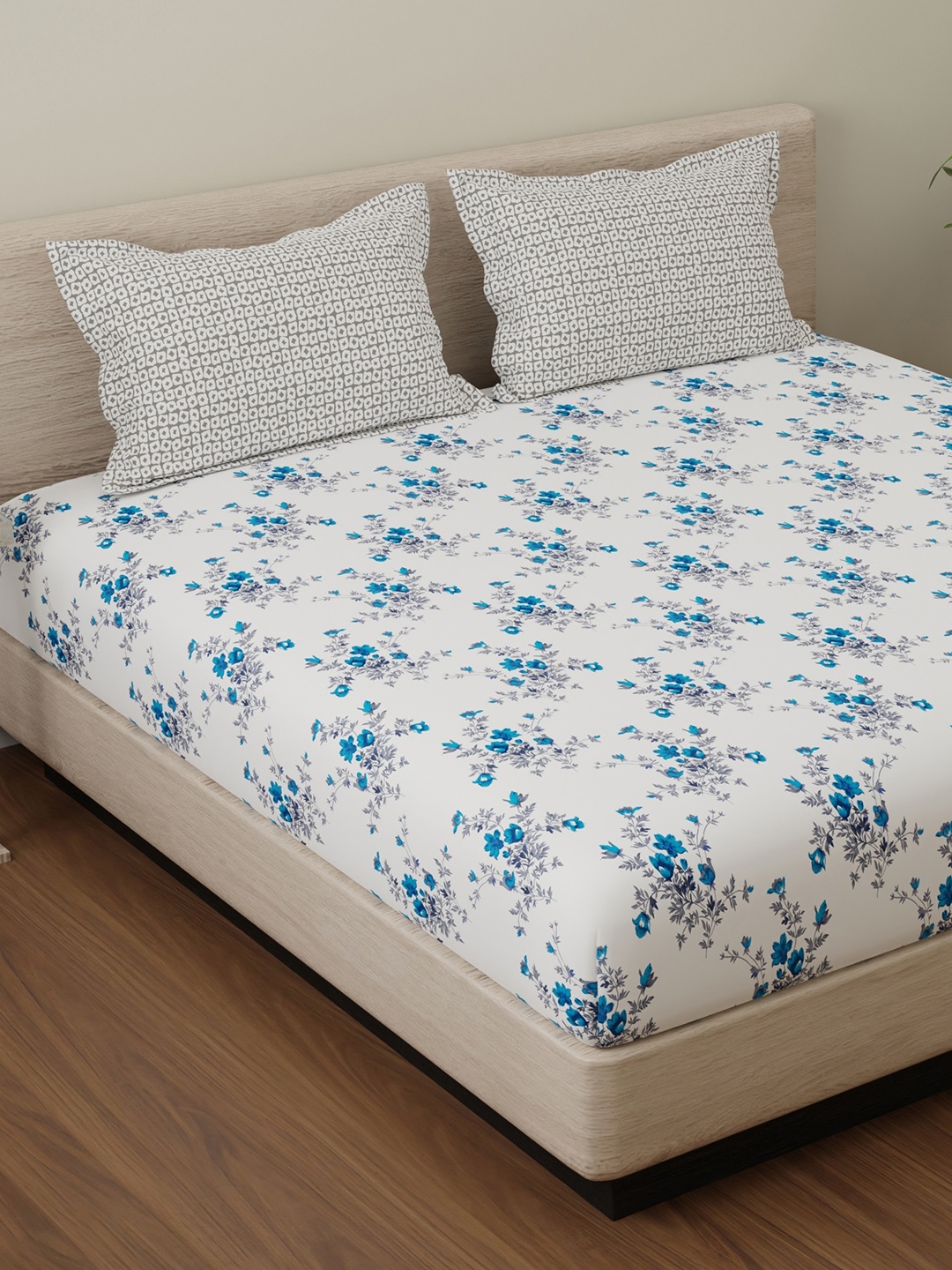 

Huesland Grey & Blue Floral 144 TC King Bedsheet with 2 Pillow Covers