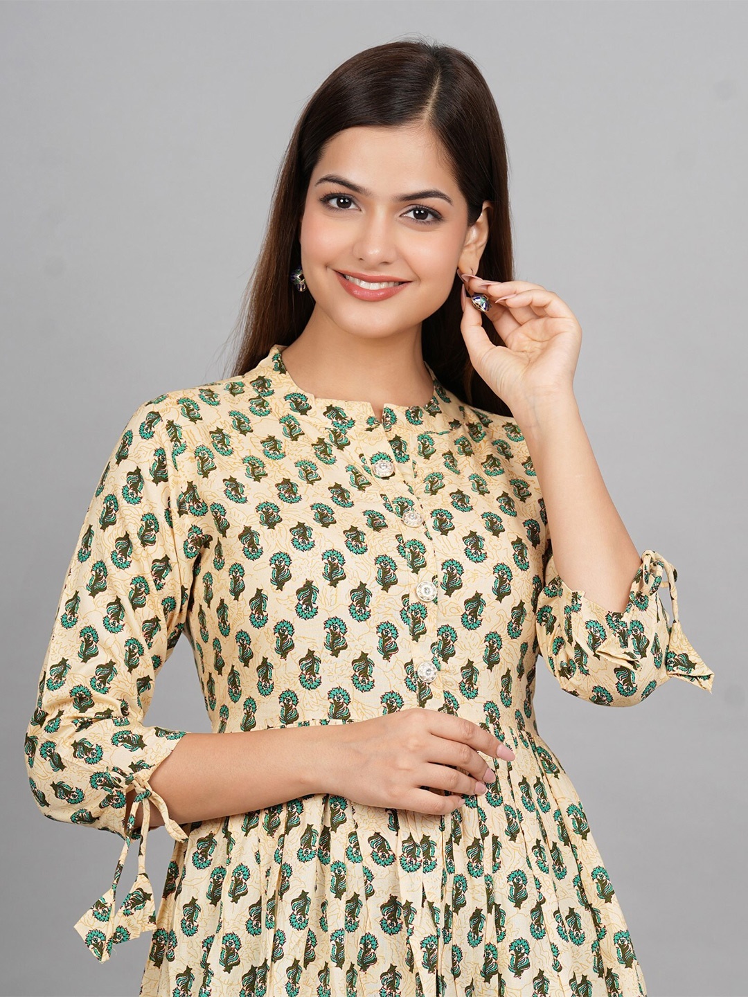 

VYKOO Floral Printed Mandarin Collar A-line Kurti, Yellow