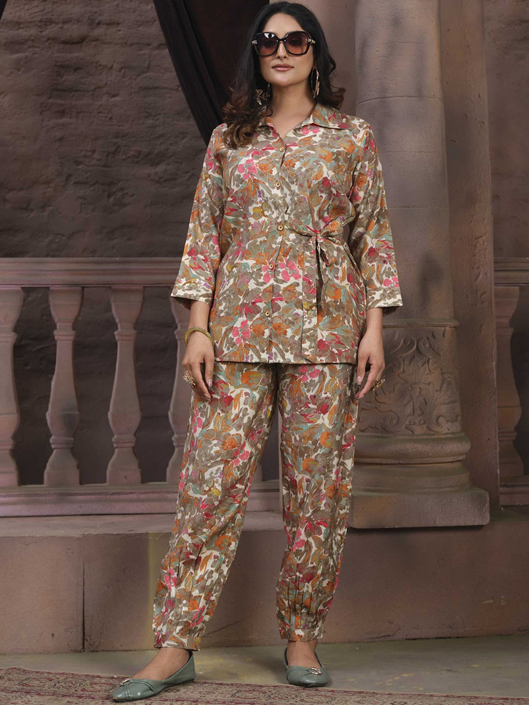

KALINI Floral Printed Shirt & Trousers, Brown
