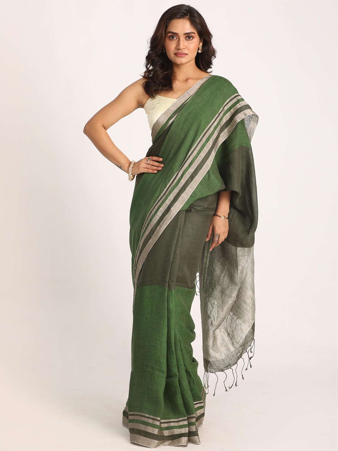 

Angoshobha Colourblocked Zari Pure Linen Saree, Green