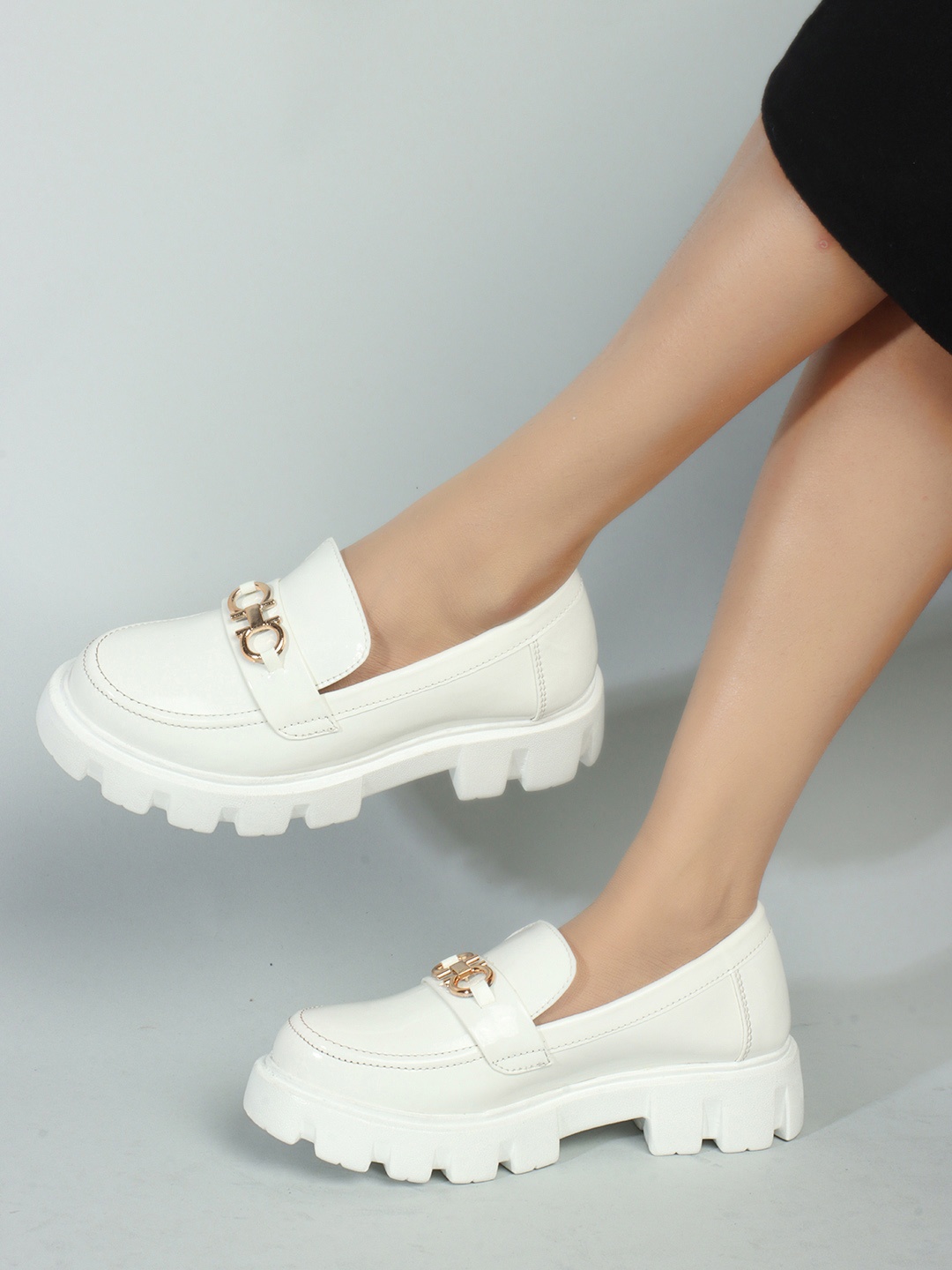 

ICONICS Women Waterproof Lining Horsebit Loafers, White