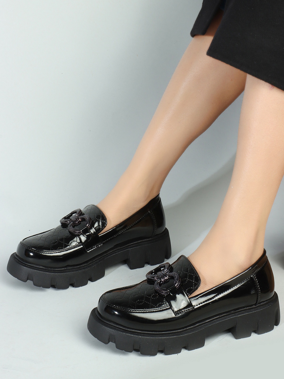

ICONICS Women Textured Waterproof Lining Horsebit Loafers, Black