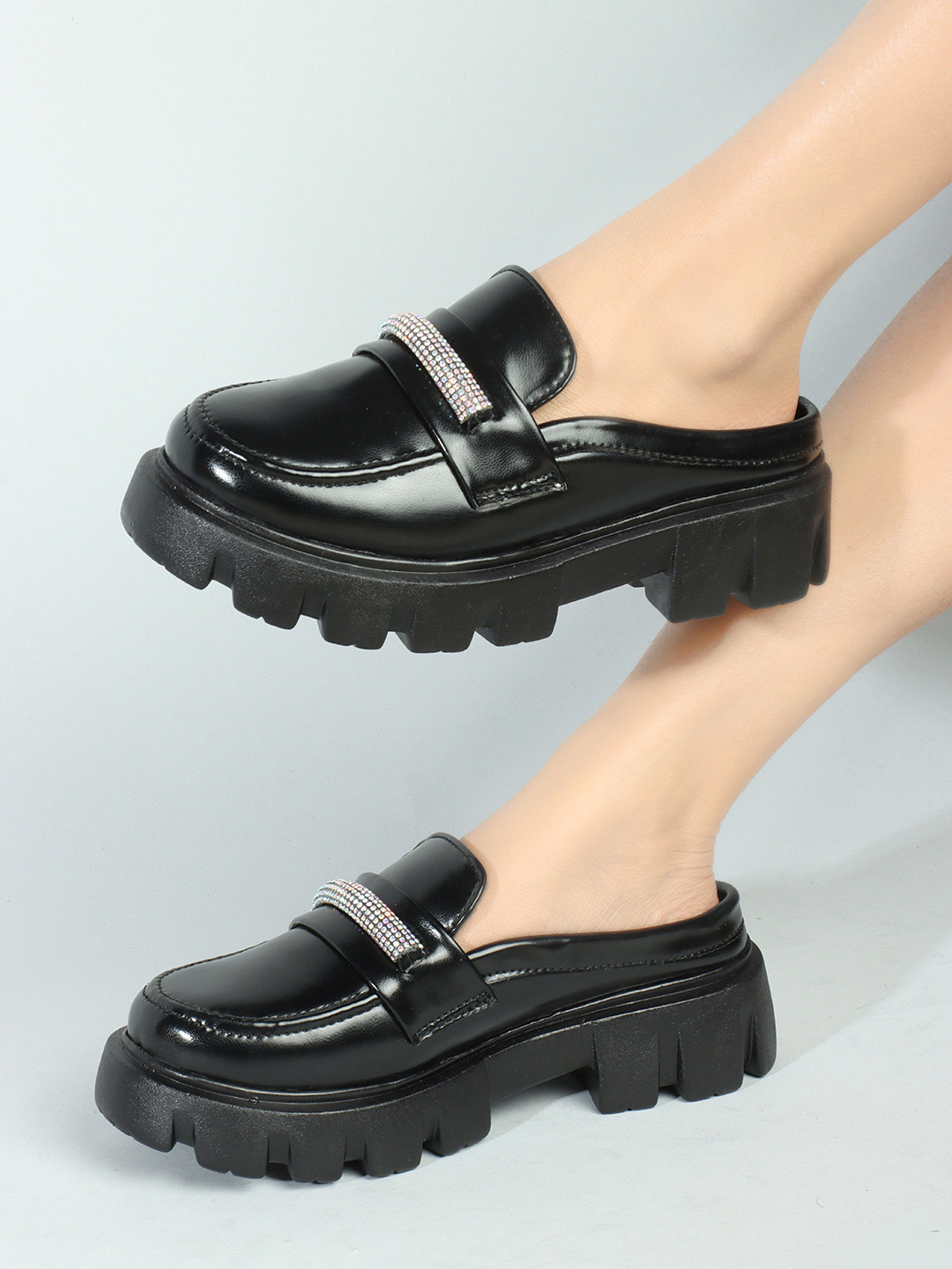 

ICONICS Women Embellished Waterproof Lining Mule Sneakers, Black