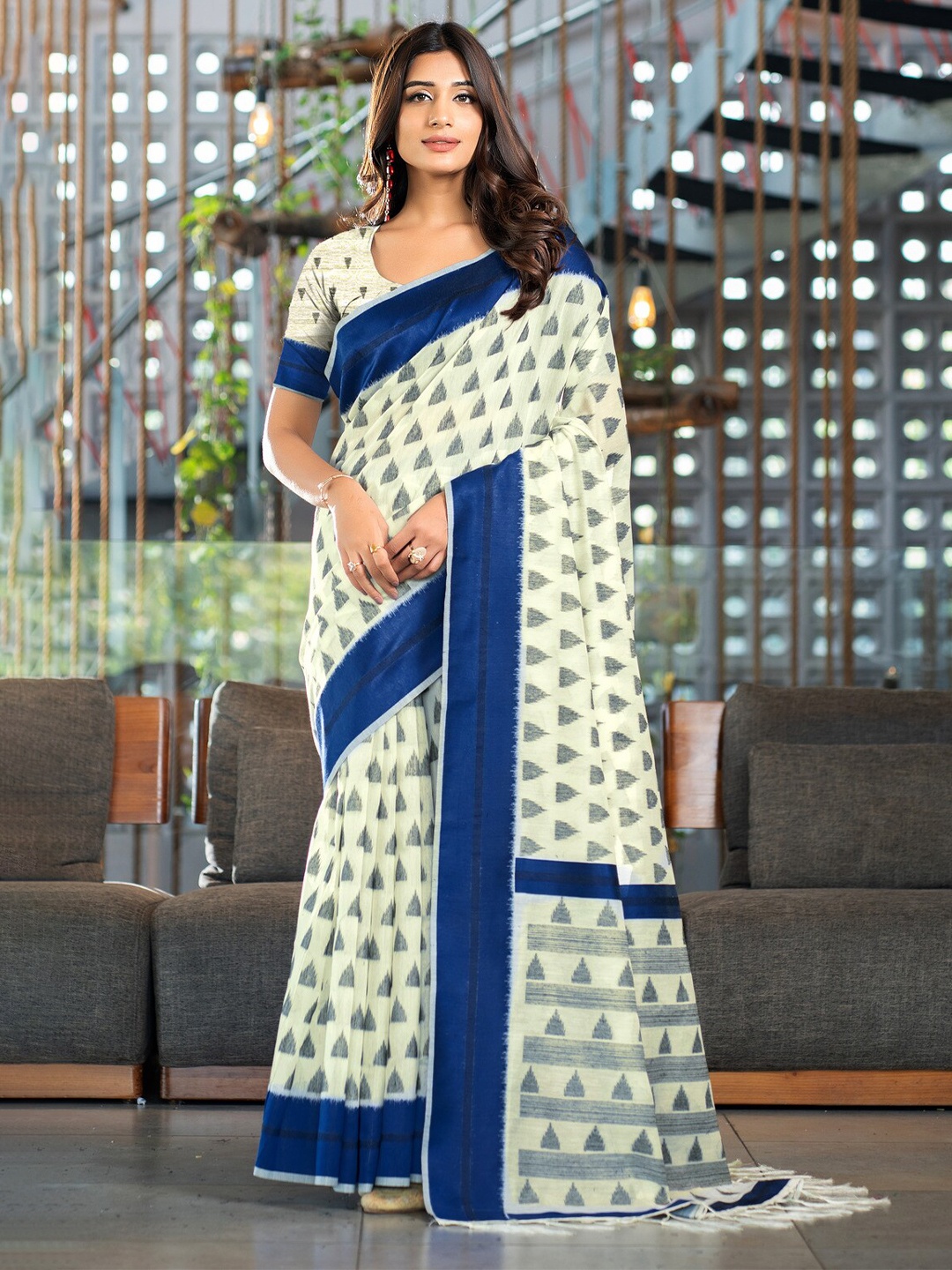 

GAJARAI Woven Design Pure Cotton Saree, Navy blue