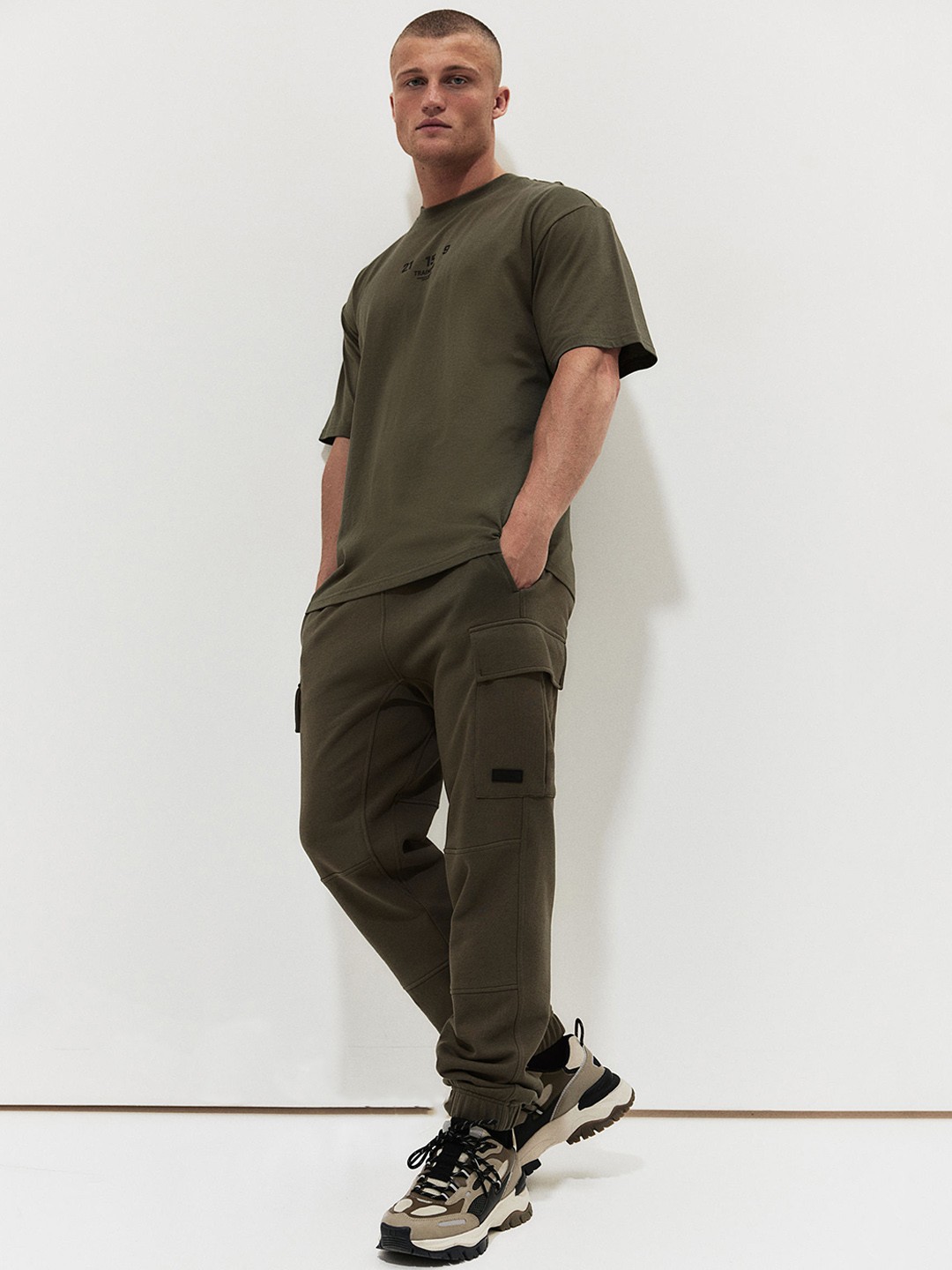 

H&M Men DryMove Cotton Cargo Joggers, Green