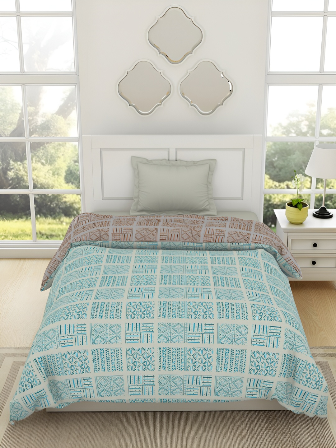 

SPACES Blue & Grey Geometric AC Room 150 GSM Single Bed Quilt