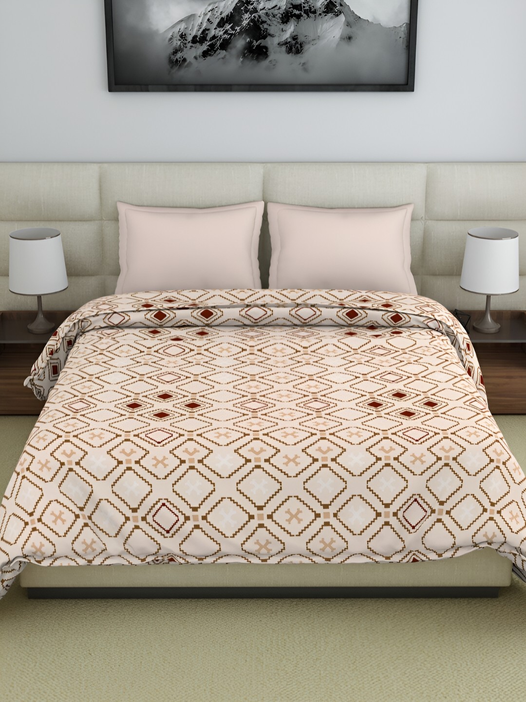 

Welspun Amaya Beige Geometric Printed AC Room 150 GSM Double Bed Quilt