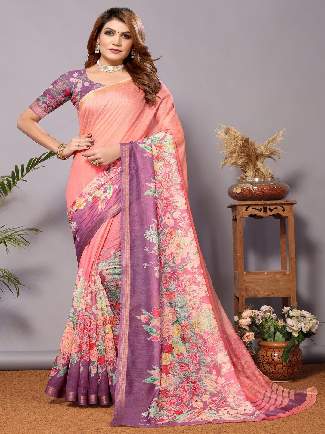 

ARYZE Floral Printed Zari Saree, Pink