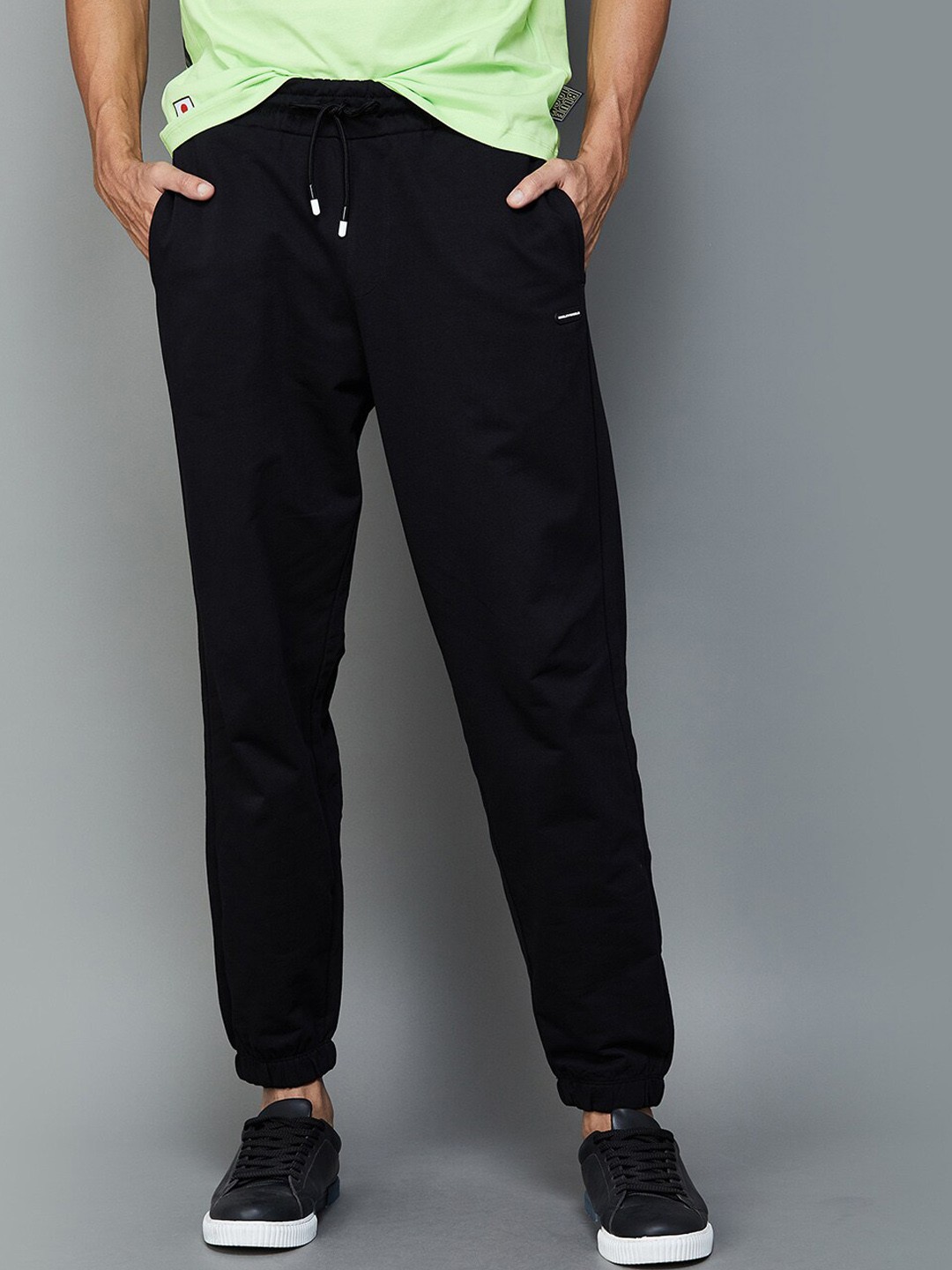 

SmileyWorld Men Cotton Mid-Rise Joggers, Black