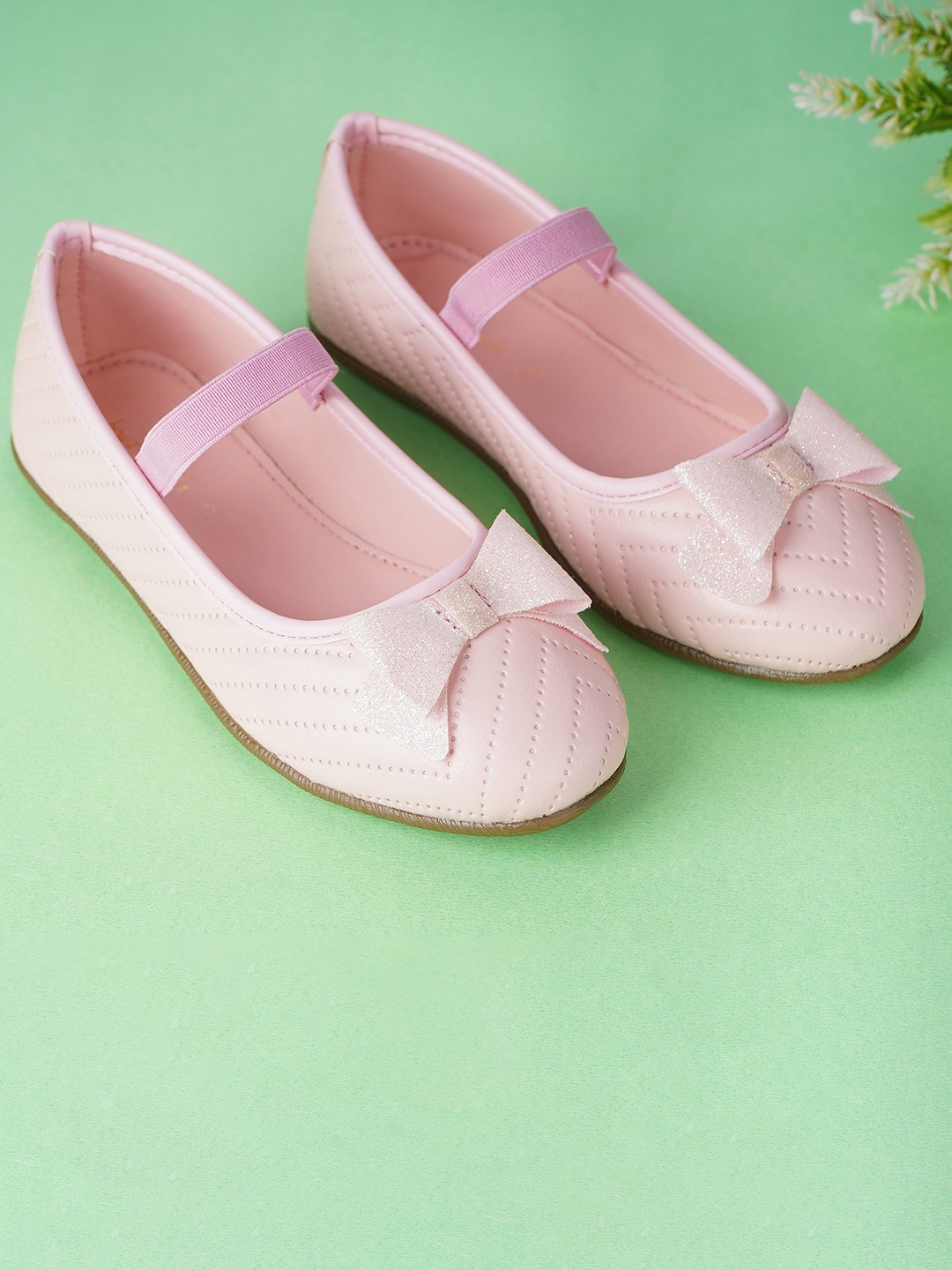

BOYZ N GALZ Girls Textured Bow Detailed Ballerinas, Pink