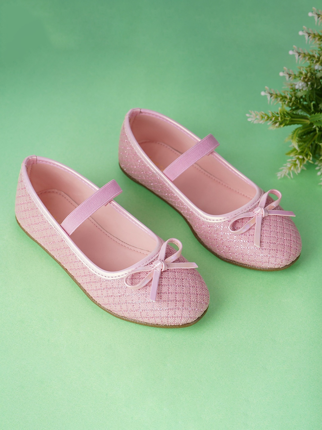 

BOYZ N GALZ Girls Textured Bow Detailed Ballerinas, Pink