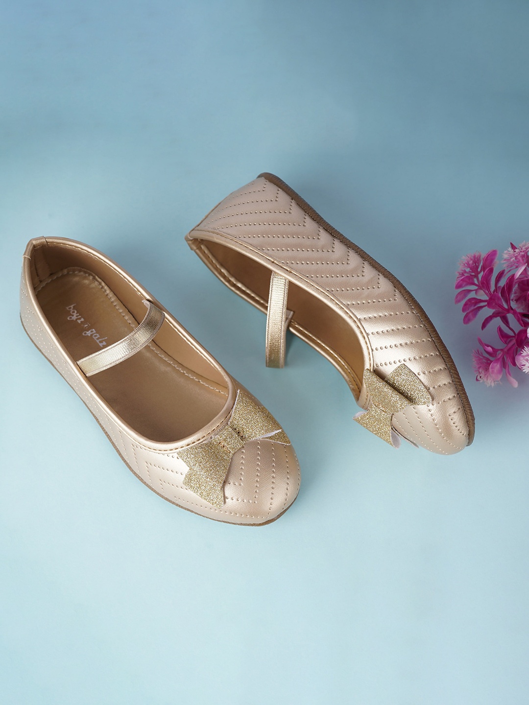 

BOYZ N GALZ Girls Textured Bow Detailed Ballerinas, Gold