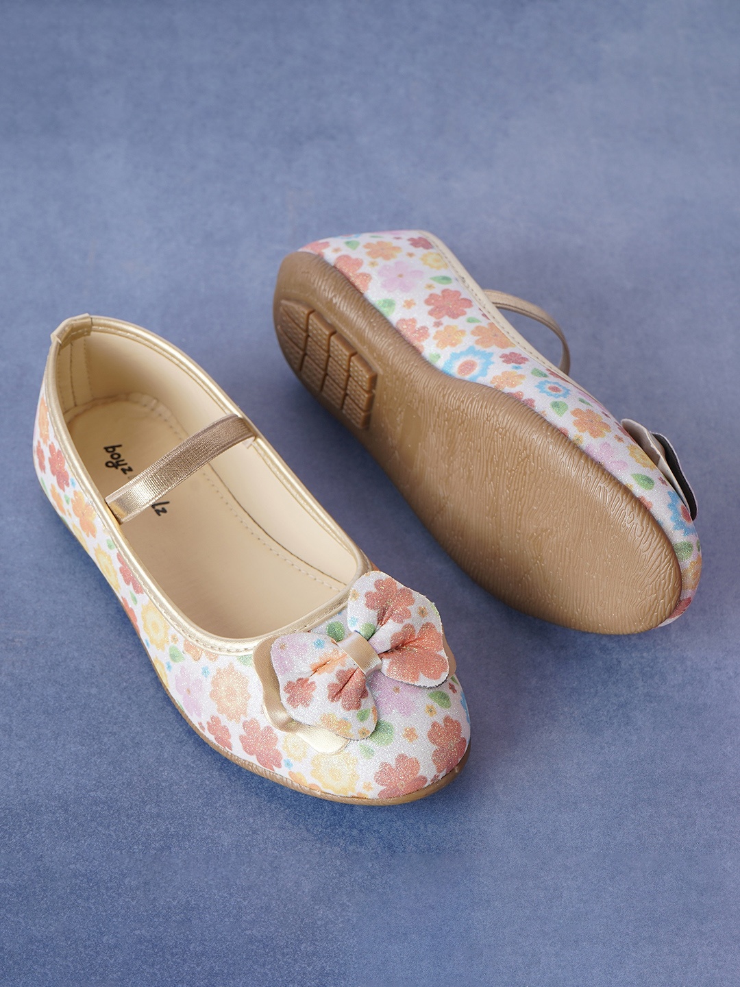 

BOYZ N GALZ Girls Printed Bow Detailed Ballerinas, White