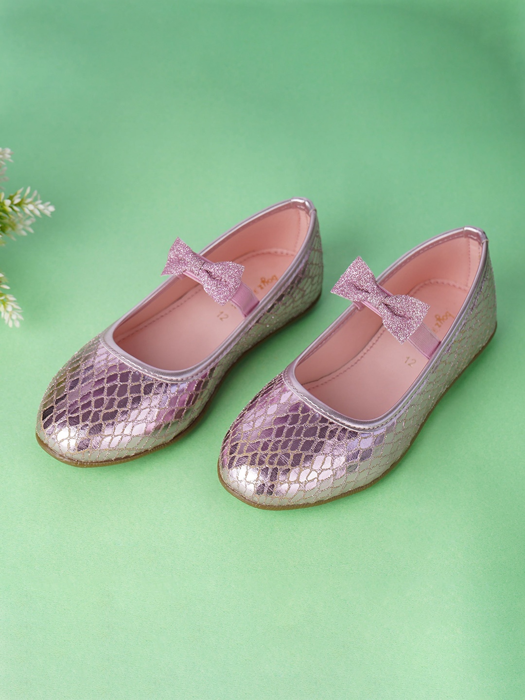 

BOYZ N GALZ Girls Textured Bow Detailed Ballerinas, Pink