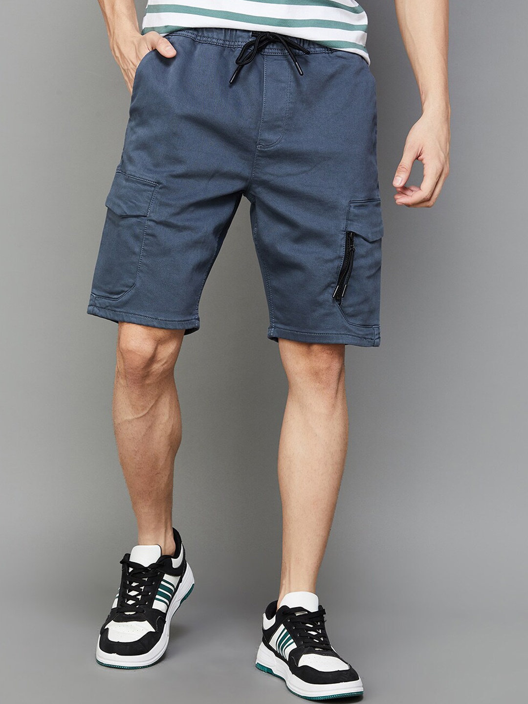 

Bossini Men Mid-Rise Cargo Shorts, Grey
