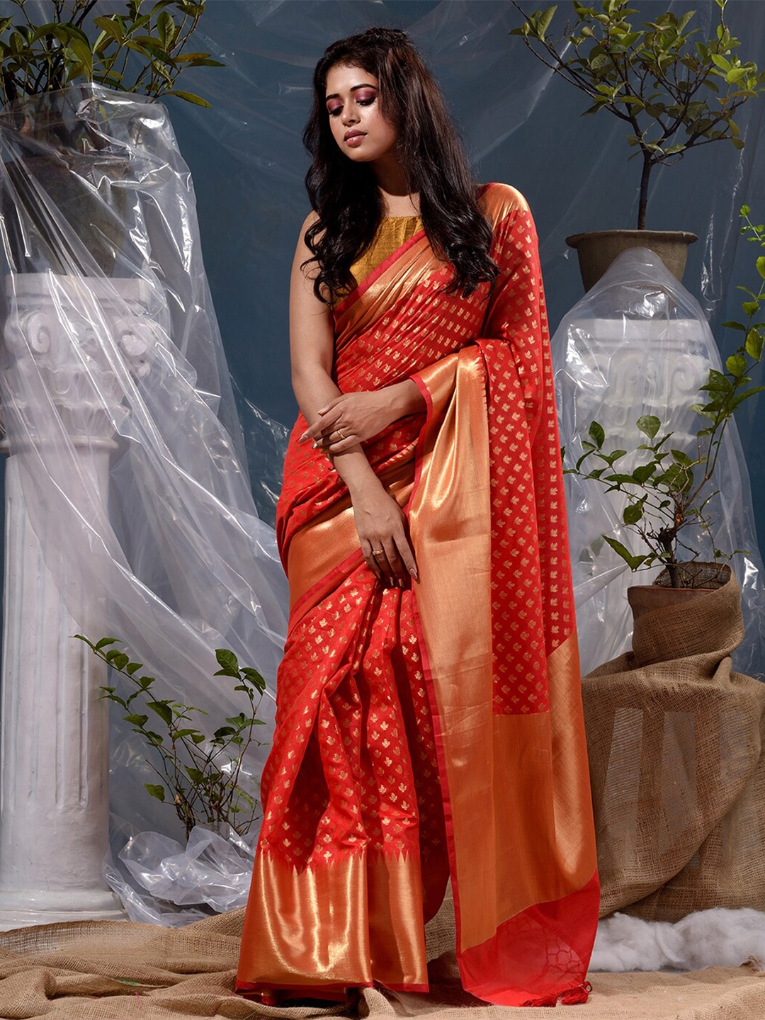 

BANARASI PATOLA Woven Design Zari Banarasi Saree, Red