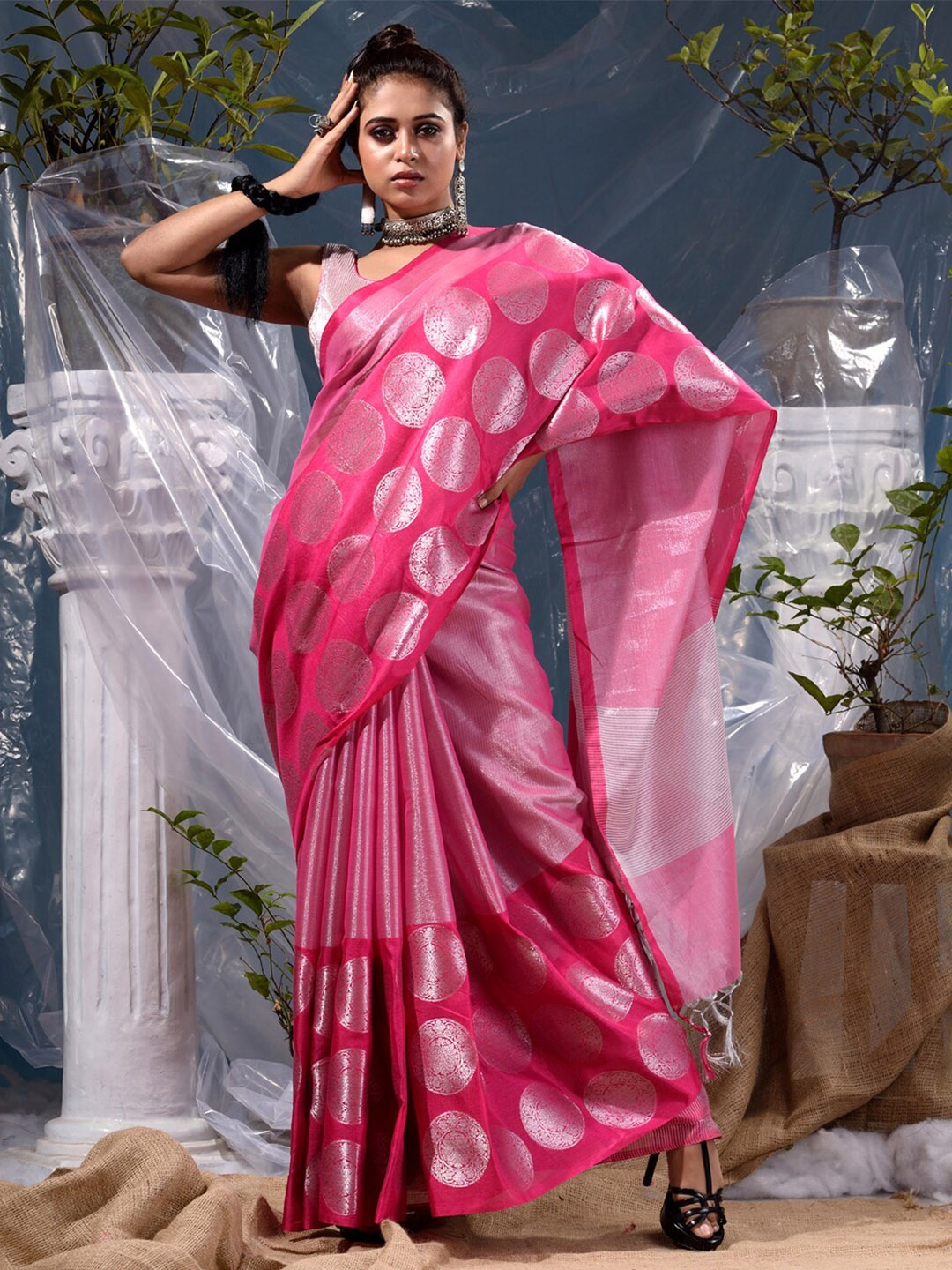 

BANARASI PATOLA Ethnic Motifs Woven Design Zari Banarasi Saree, Pink