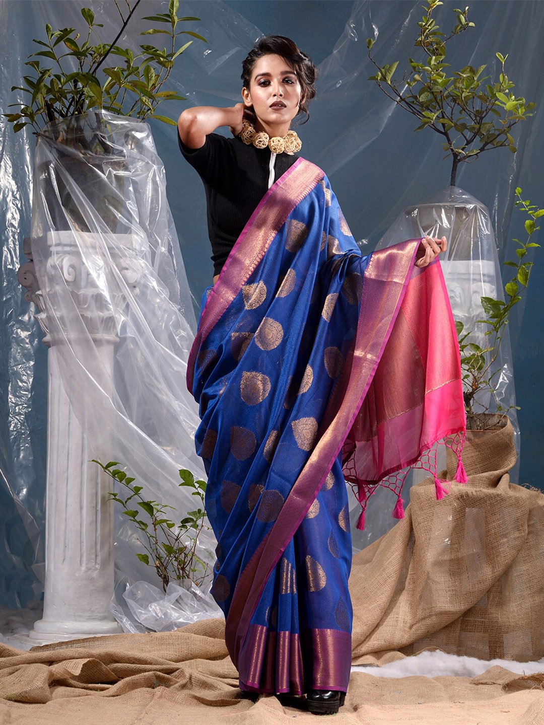 

BANARASI PATOLA Woven Design Zari Banarasi Saree, Blue