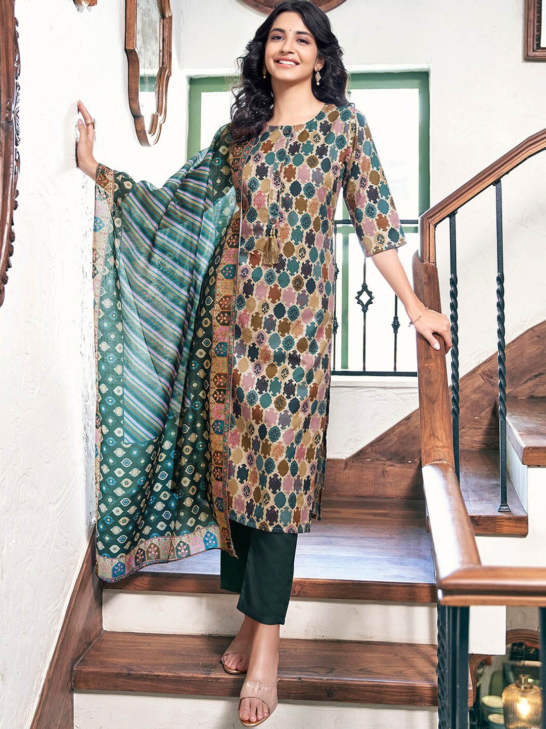 

SKYLEE Women Printed Regular Kurta with Trousers & With Dupatta, Green