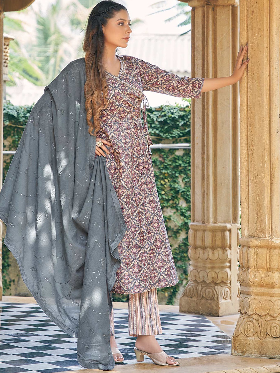 

Peachmode Women Floral Printed Angrakha Sequinned Pure Cotton Kurta with Trousers & With Dupatta, Grey