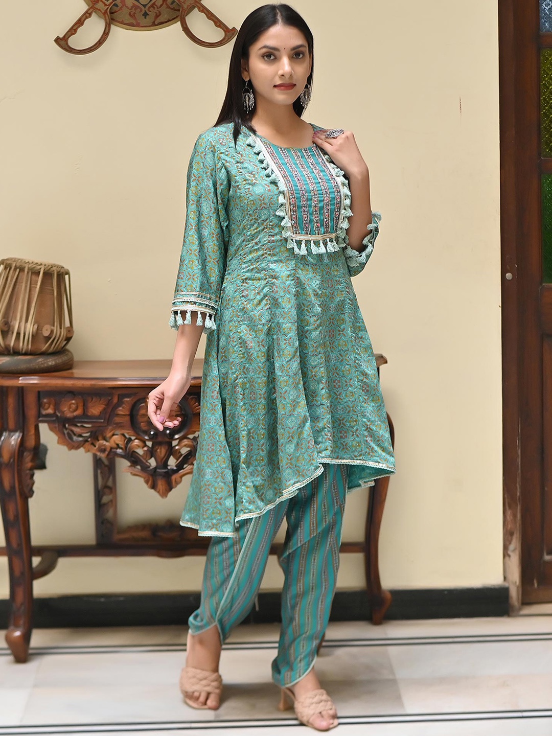 

Peachmode Floral Printed Straight Sequinned High-Low Detail Kurta With Dhoti Pants, Sea green