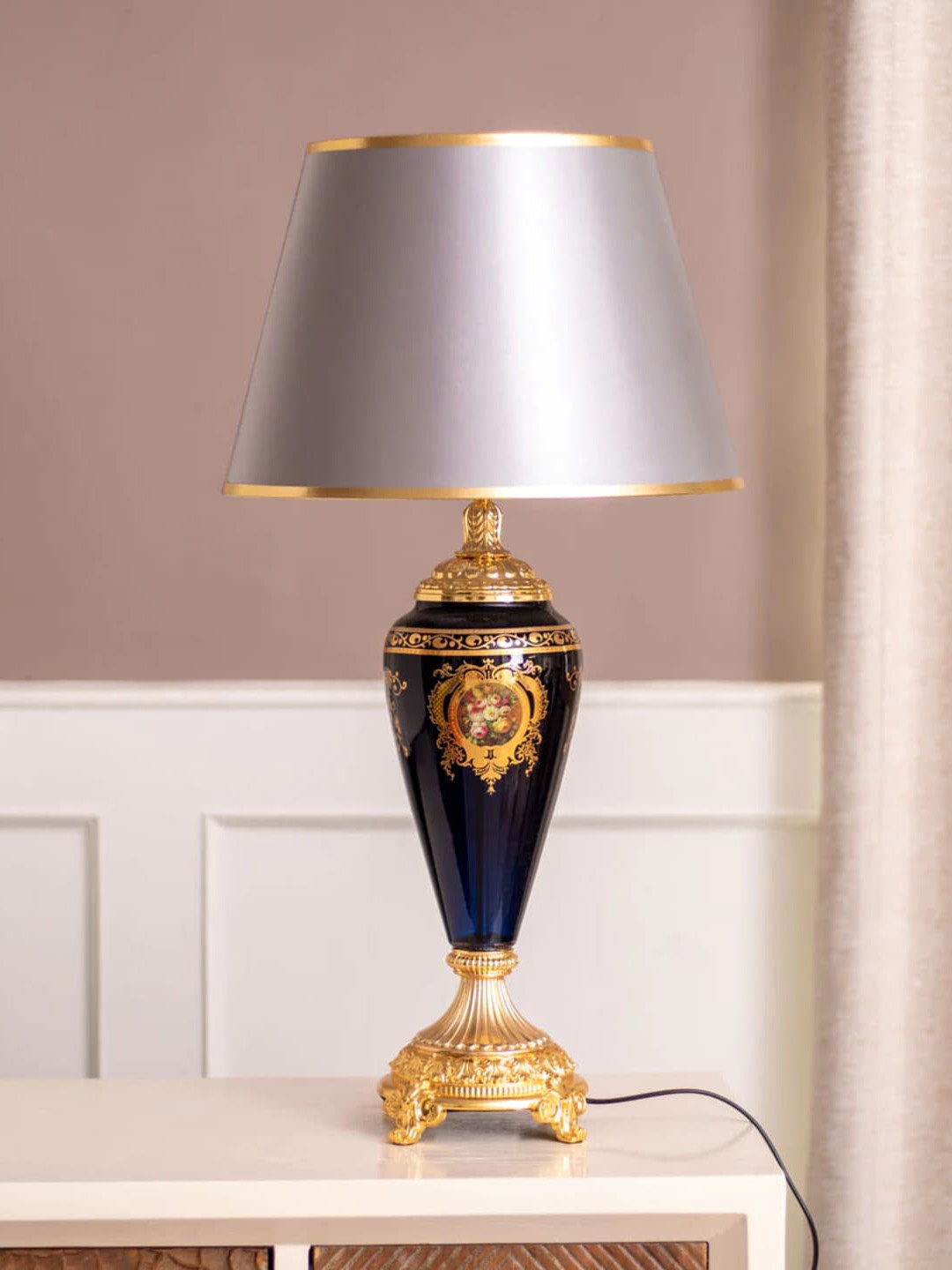 

THEDECORKART Black & Silver Toned Frustum Shaped Metal Table Lamp