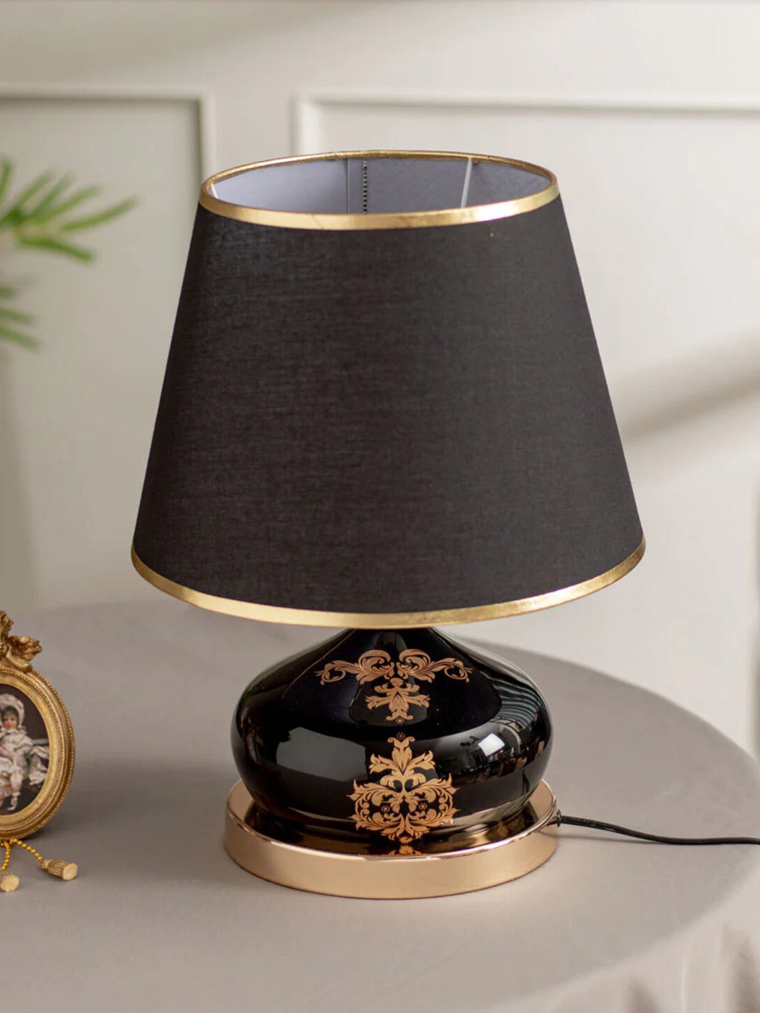 

THEDECORKART Black & Gold Toned Frustum Shaped Metal Table Lamp